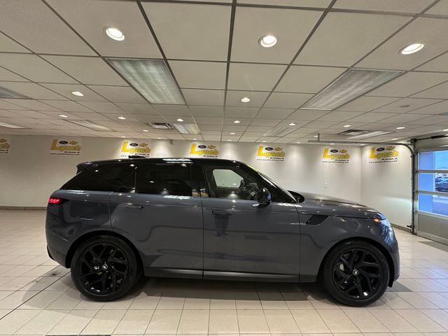 2024 Land Rover Range Rover Sport SE photo 3