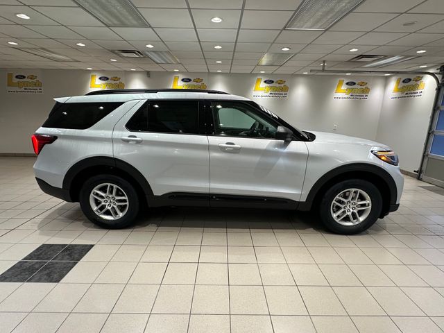 2026 Ford Explorer photo 2