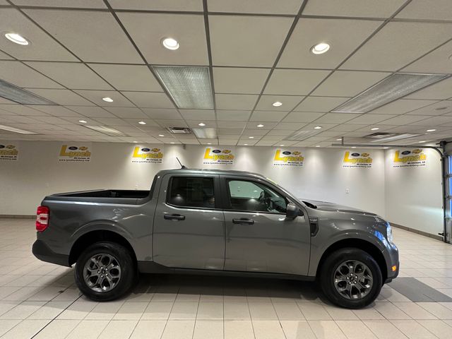 2022 Ford Maverick XLT photo 2