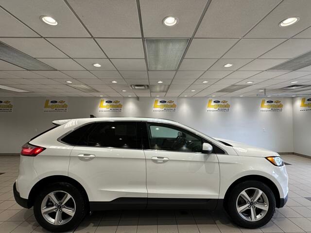 2022 Ford Edge SEL photo 3