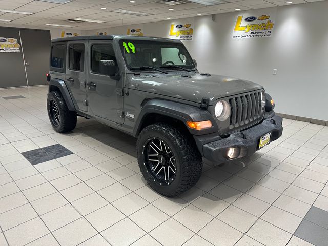 2019 Jeep Wrangler Sport S's photo