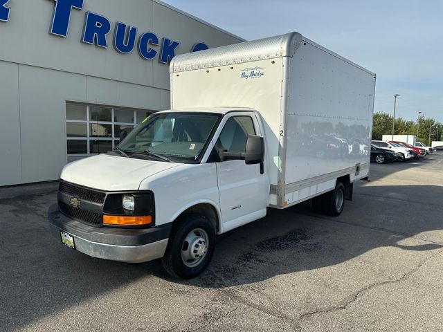 2016 Chevrolet Express Base photo 2