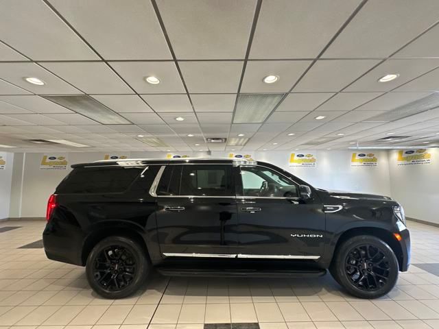 2022 Gmc Yukon XL SLT photo 3