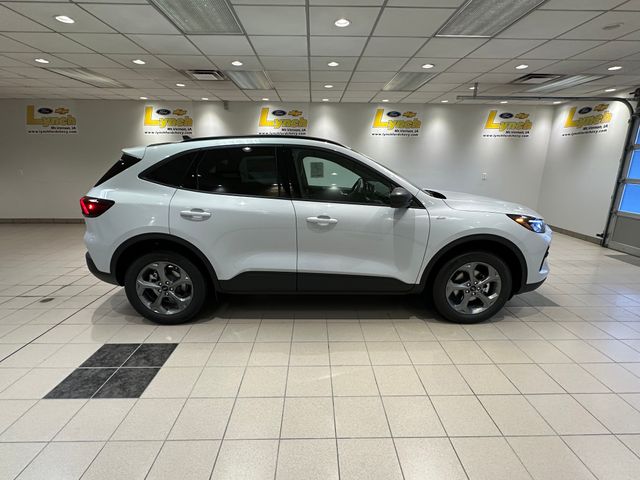 2026 Ford Escape ST-Line photo 2