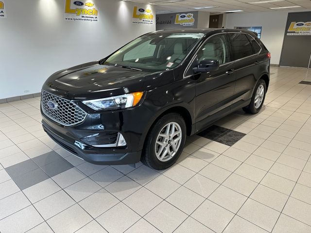 2024 Ford Edge SEL photo 2