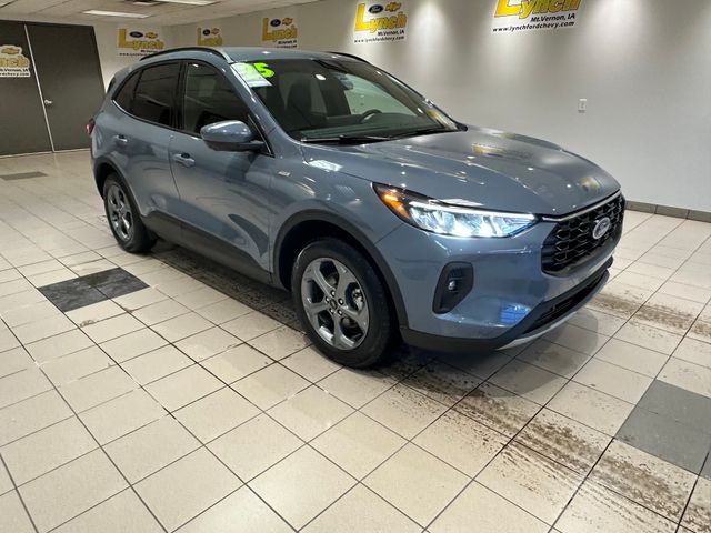2025 Ford Escape ST-Line Select's photo