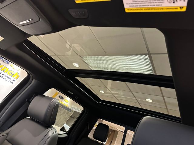 2025 Ford F-150 Lariat photo 3