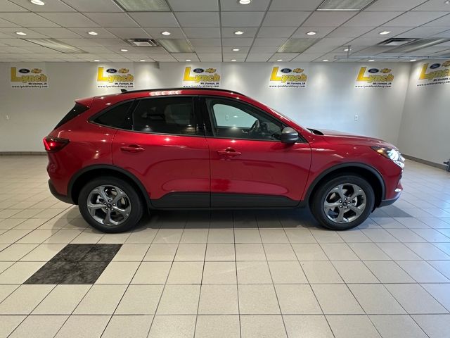 2025 Ford Escape ST-Line photo 3