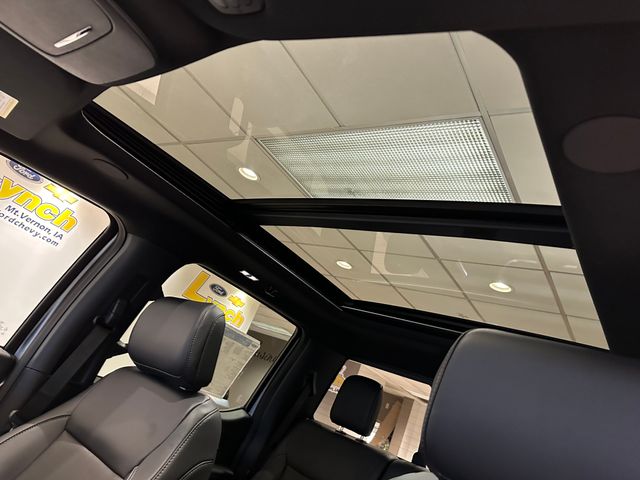 2025 Ford F-150 Lariat photo 3