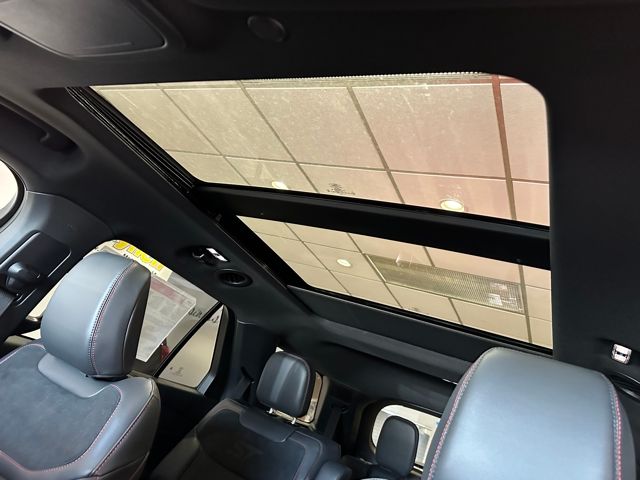 2025 Ford Explorer ST photo 4