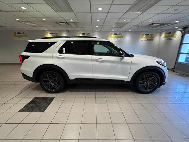 2025 Ford Explorer ST photo 2