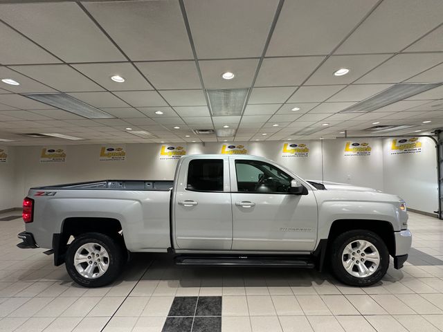 2018 Chevrolet Silverado 1500 LT photo 3