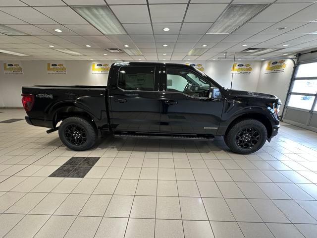 2025 Ford F-150 XLT photo 3