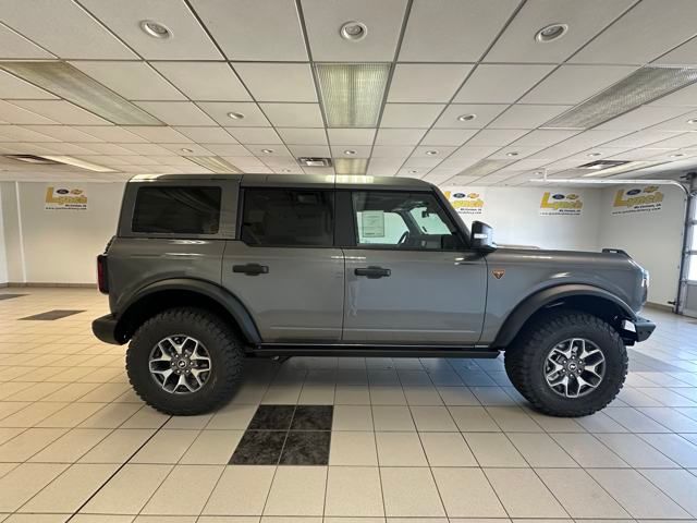 2025 Ford Bronco Badlands photo 3
