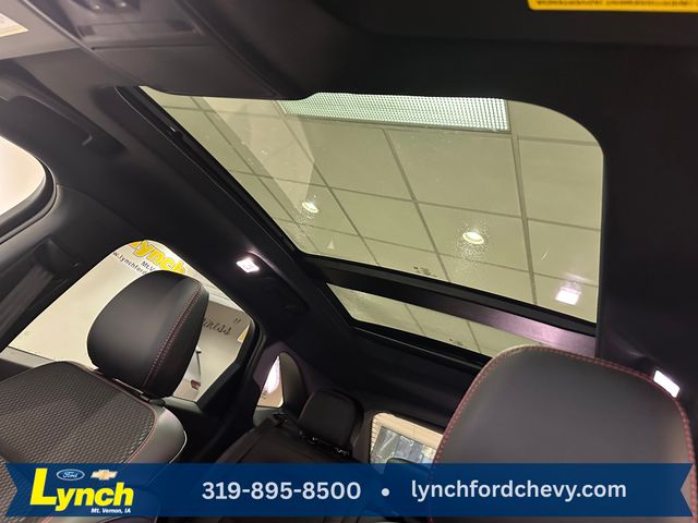 2026 Ford Escape Hybrid ST-Line Select photo 4