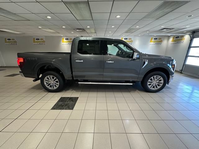2025 Ford F-150 Lariat photo 3