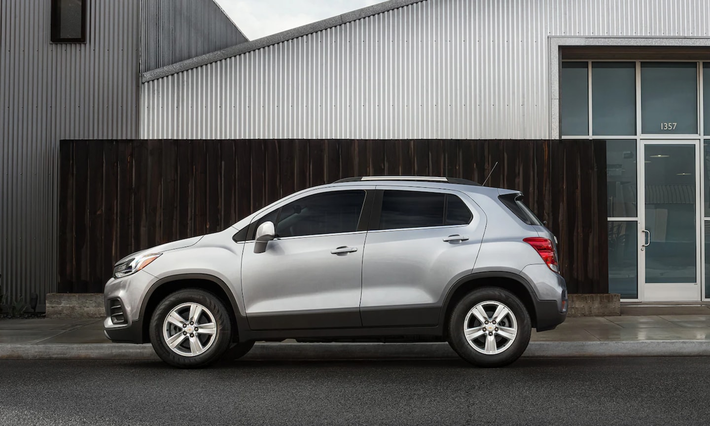 2021_chevrolet_trax_side.png