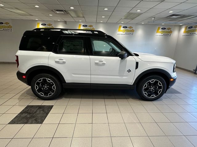 2025 Ford Bronco Sport Outer Banks photo 3