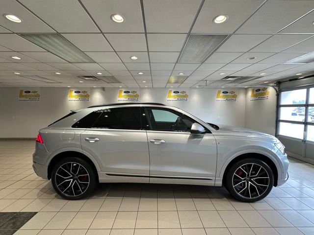 2022 Audi Q8 55 Premium Plus photo 3