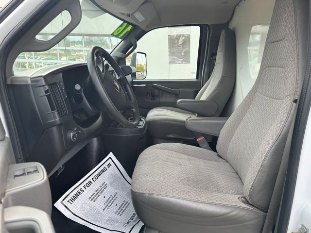 2016 Chevrolet Express Base photo 4