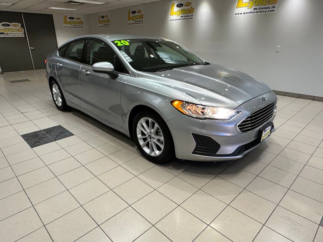 2020 Ford Fusion SE's photo
