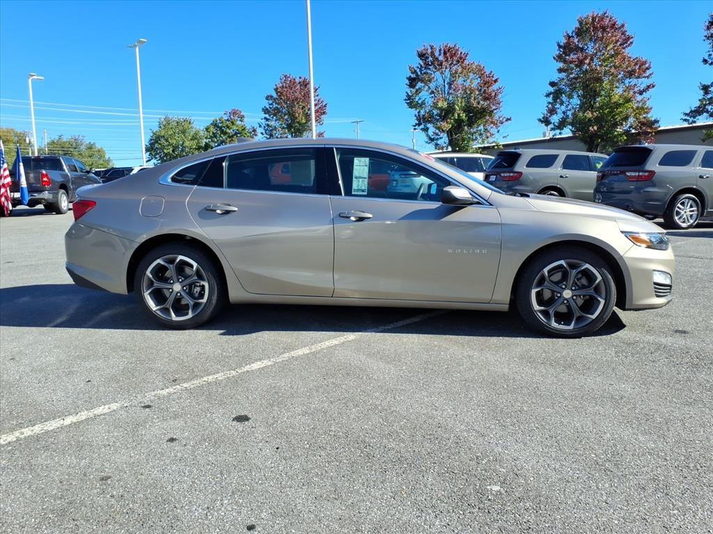 2023 Chevrolet Malibu 1LT photo 2