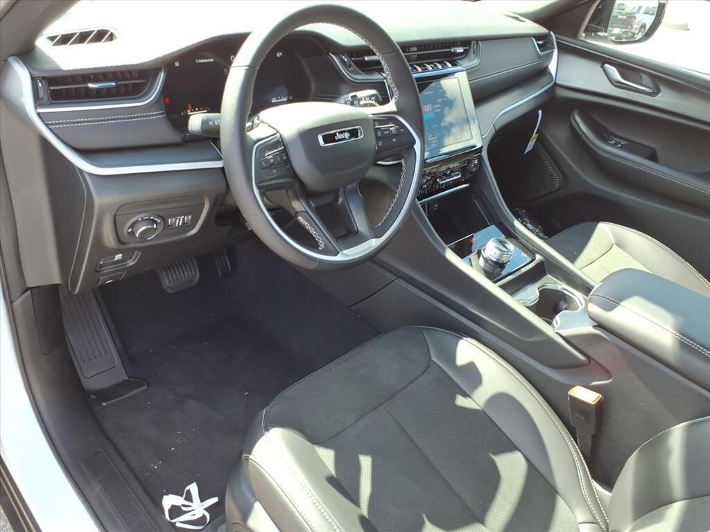 New 2025 Jeep Grand Cherokee Altitude X SUV