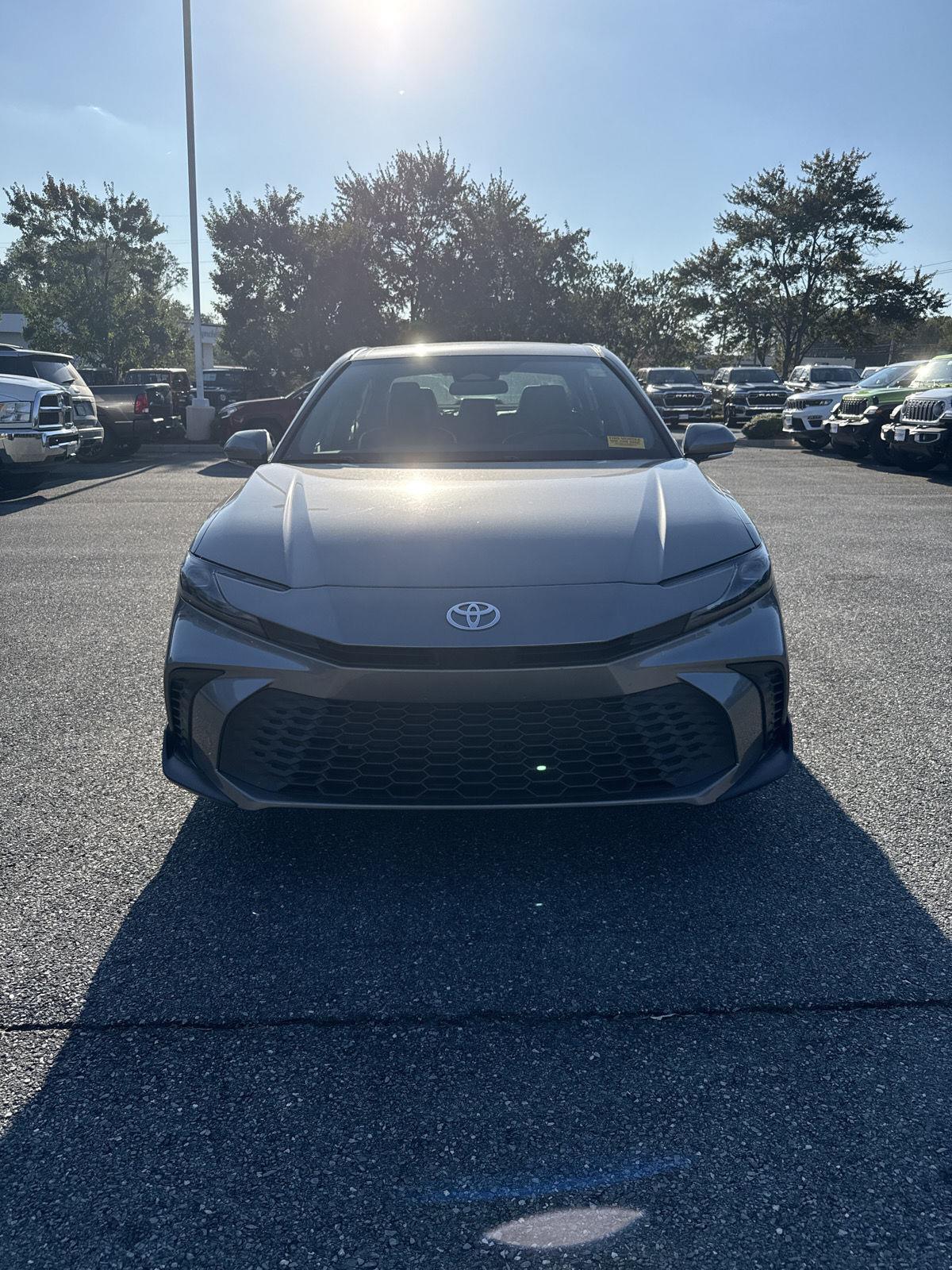 2025 Toyota Camry SE photo 3