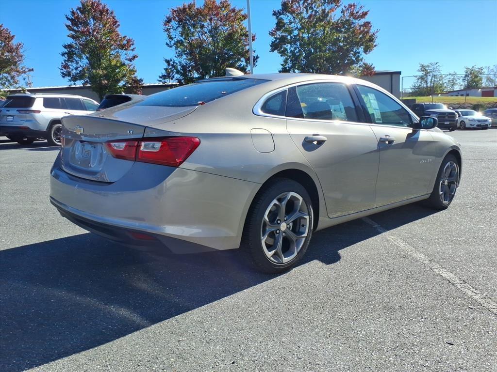 2023 Chevrolet Malibu 1LT photo 3