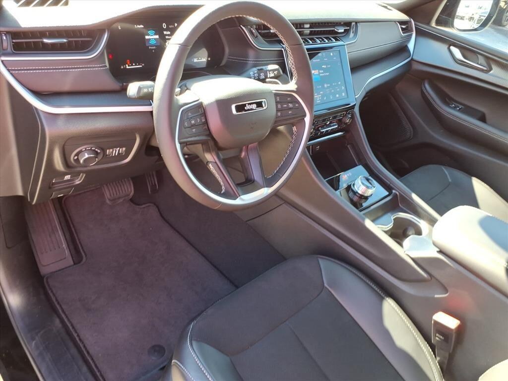 New 2025 Jeep Grand Cherokee Altitude X SUV