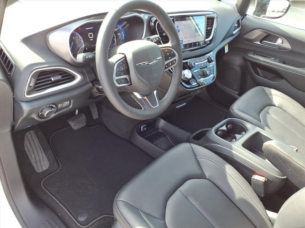 New 2026 Chrysler Voyager LX Van