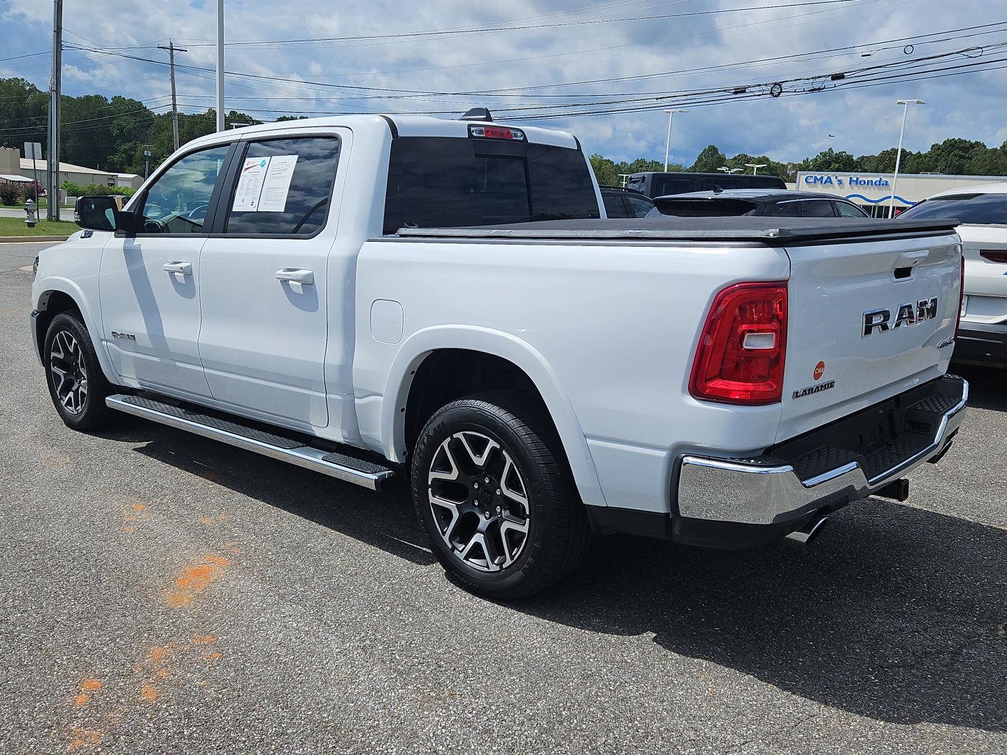 2025 Ram 1500 Laramie photo 3
