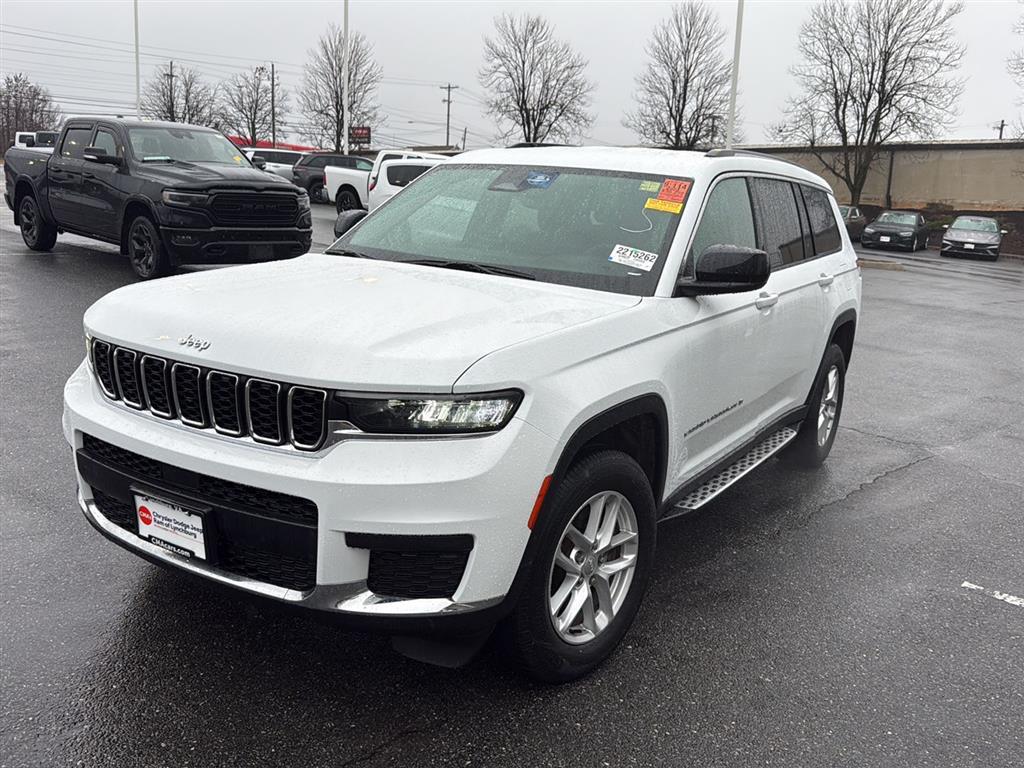 2023 Jeep Grand Cherokee Laredo photo 4
