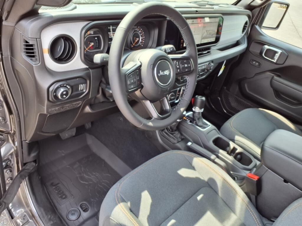 New 2025 Jeep Gladiator Sport S Truck