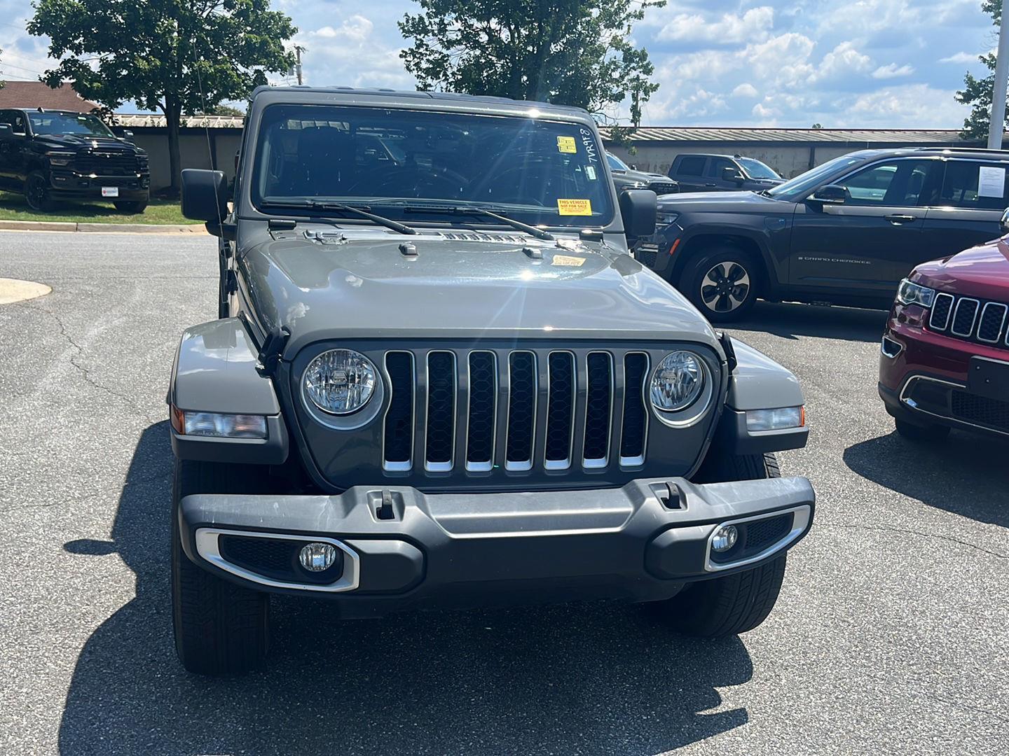 2023 Jeep Gladiator Overland photo 2