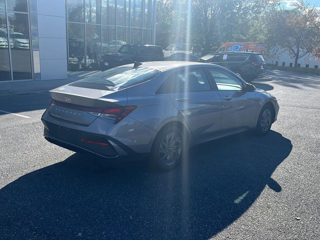 Used 2024 Hyundai Elantra SEL Sedan