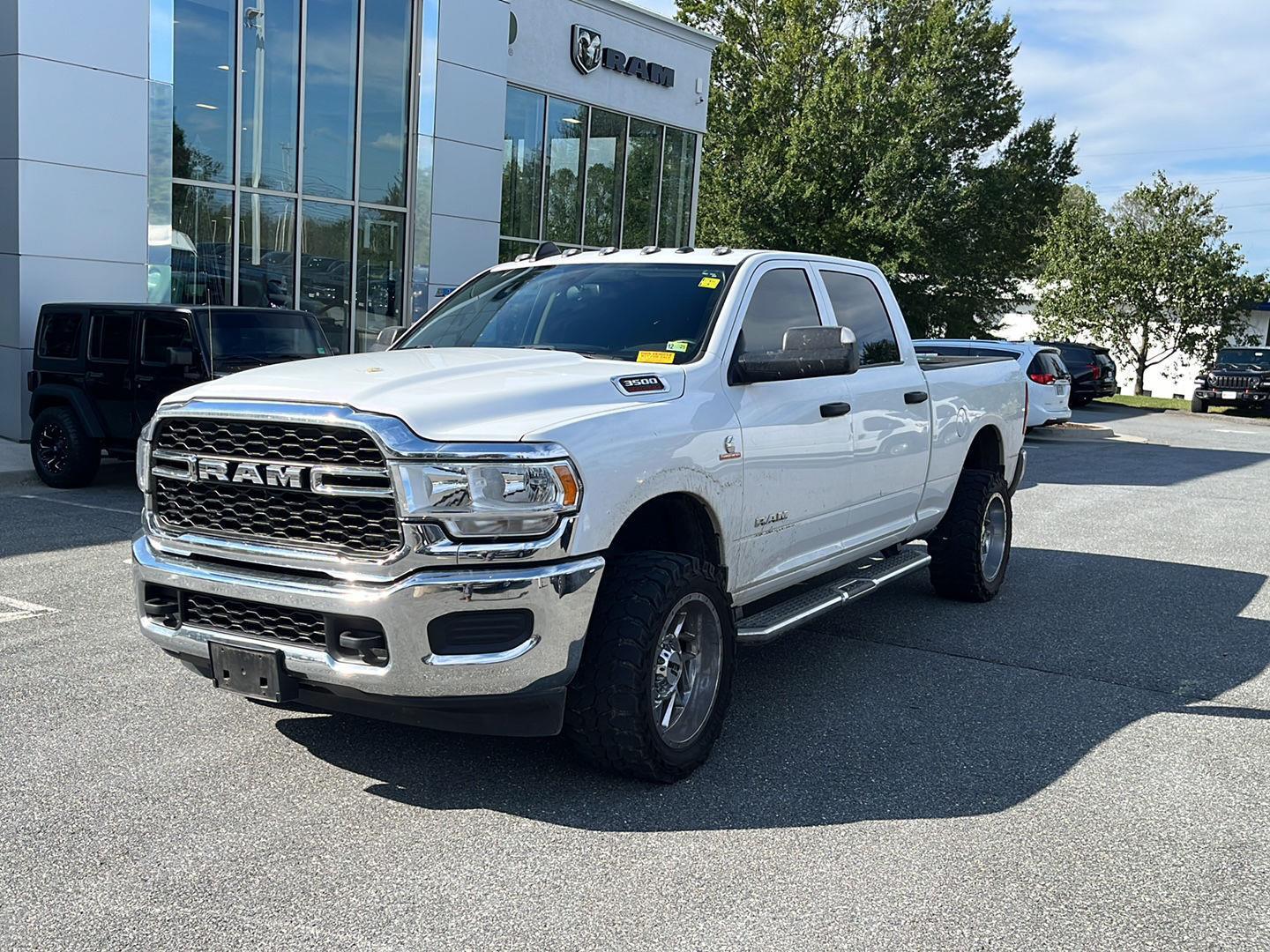 2020 Ram 3500 Tradesman photo 2