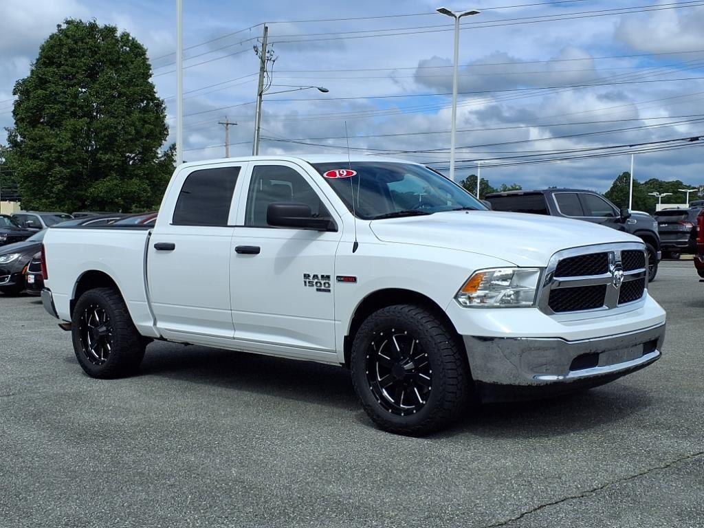 2019 Ram 1500 Classic Tradesman photo 2