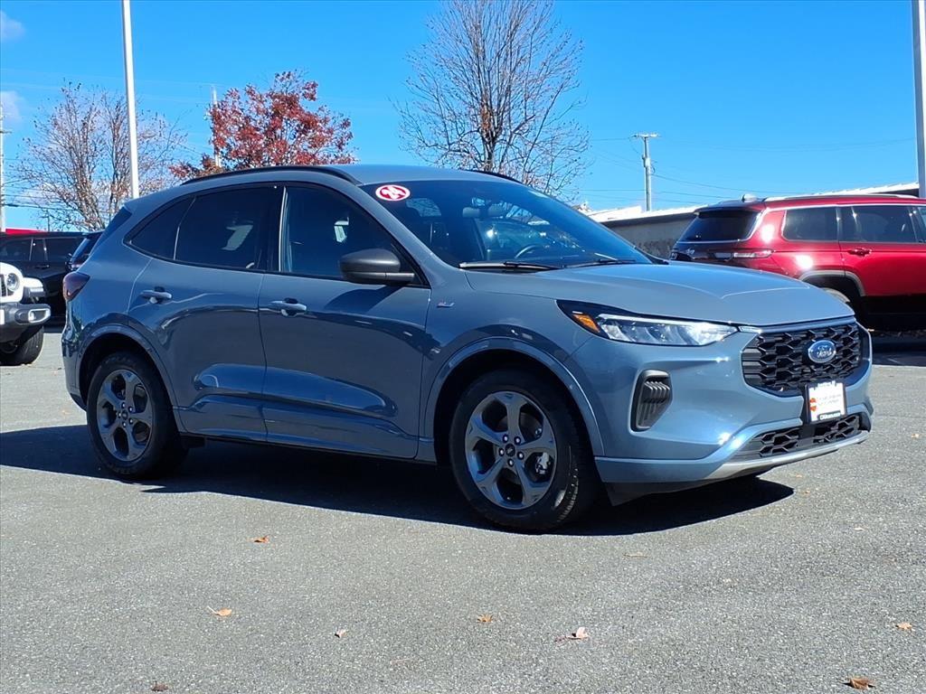 2024 Ford Escape ST-Line photo 2