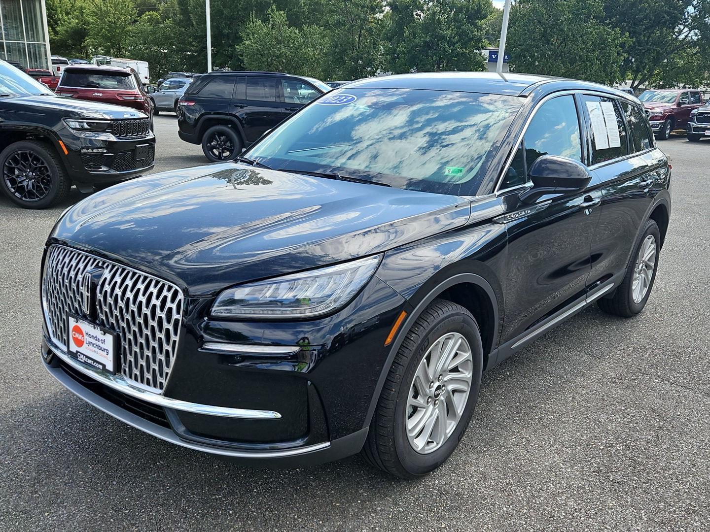 2023 Lincoln Corsair Standard photo 2