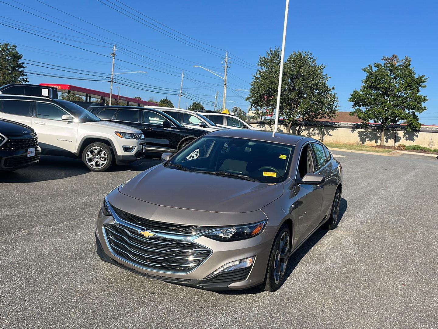 2023 Chevrolet Malibu 1LT photo 3