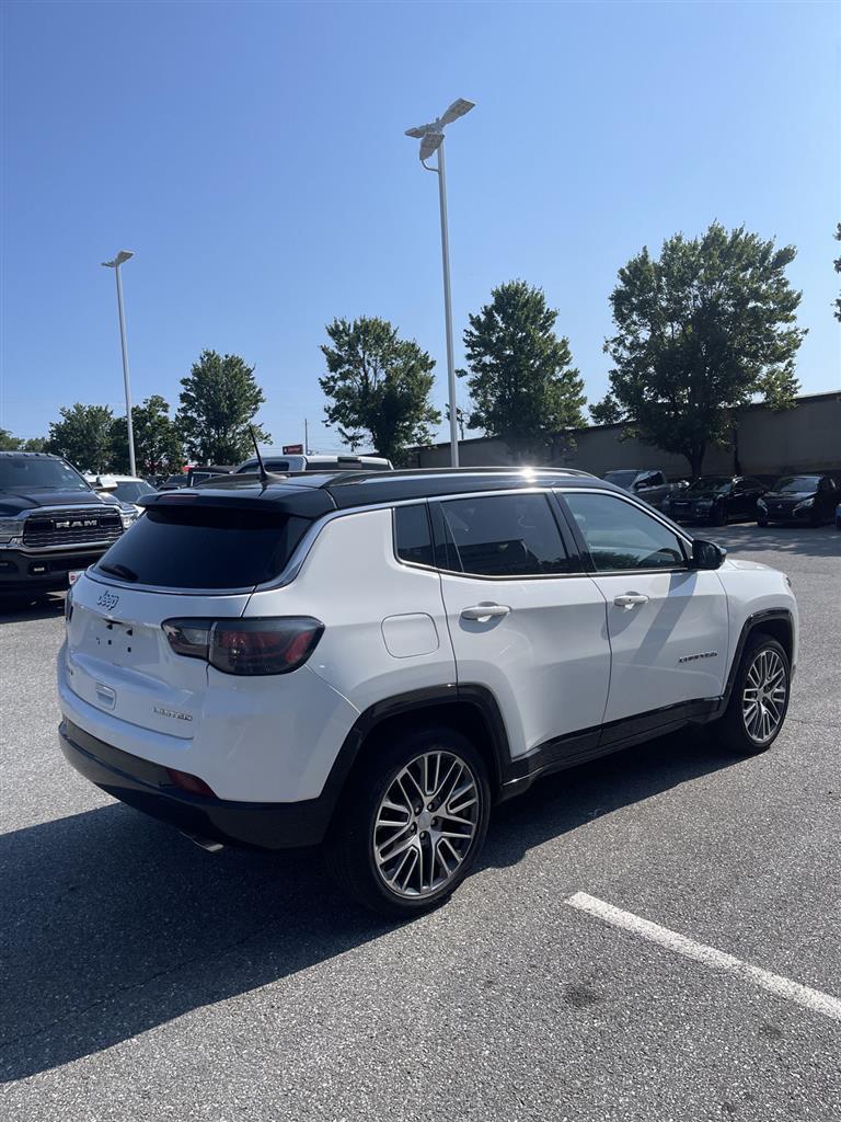2022 Jeep Compass Limited photo 3