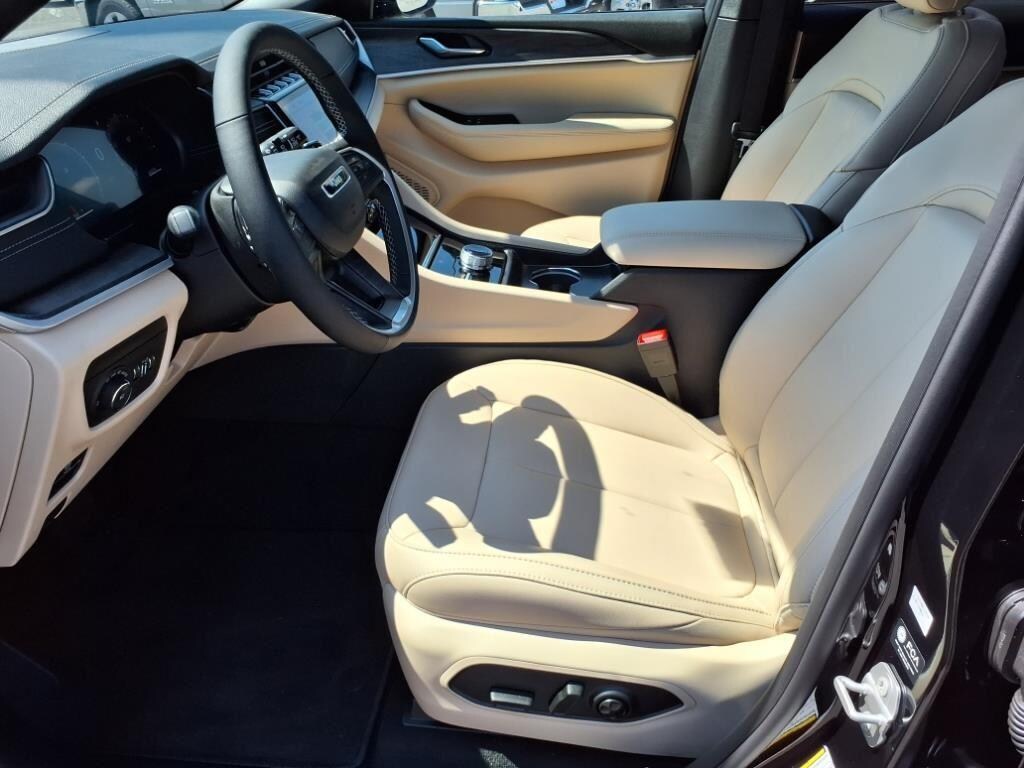 New 2025 Jeep Grand Cherokee Limited SUV