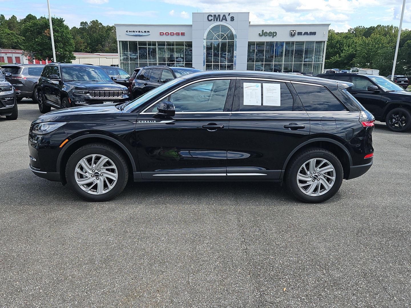 2023 Lincoln Corsair Standard photo 3