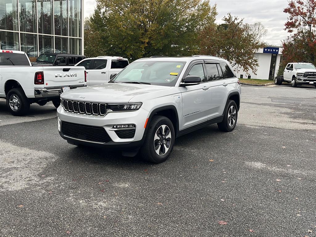 2023 Jeep Cherokee 4xe photo 2