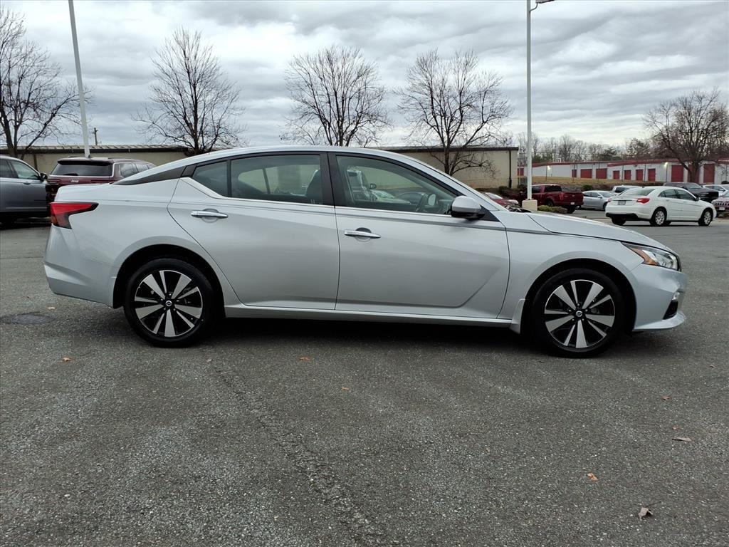 2022 Nissan Altima 2.5 SV photo 3