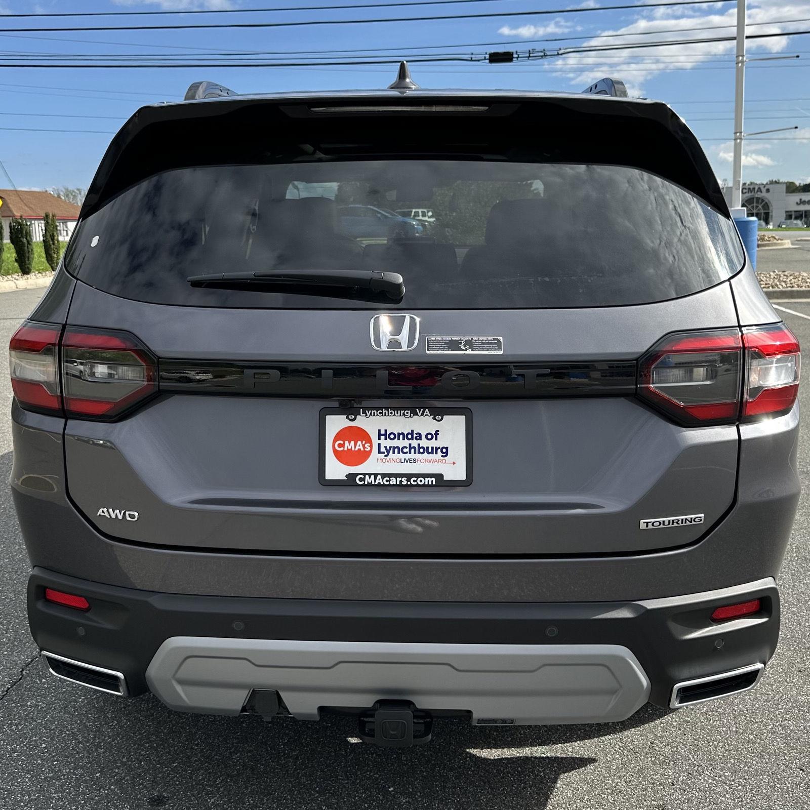 2025 Honda Pilot Touring photo 3