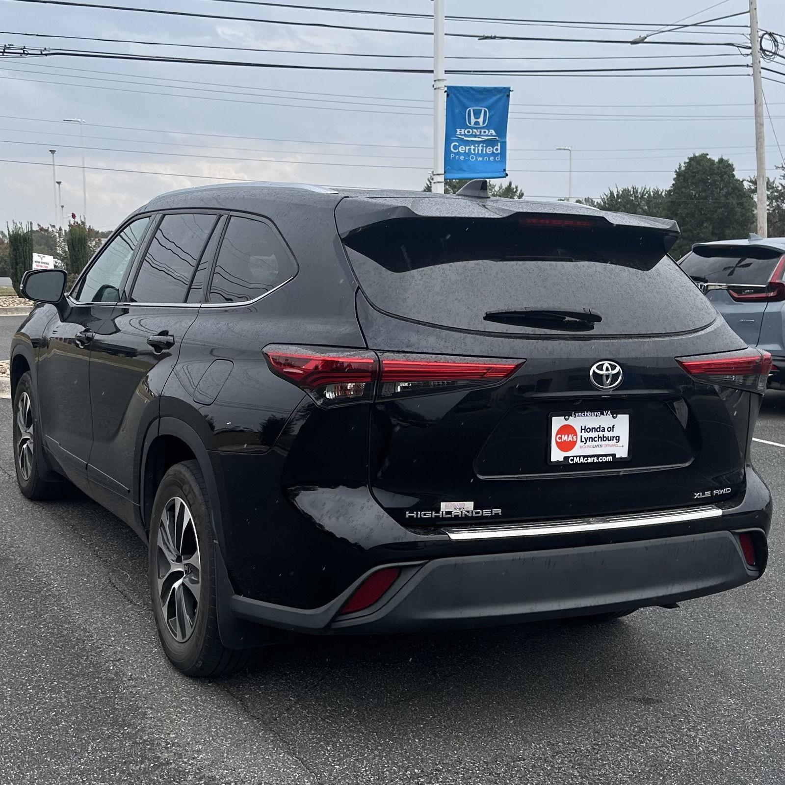 2020 Toyota Highlander XLE photo 2