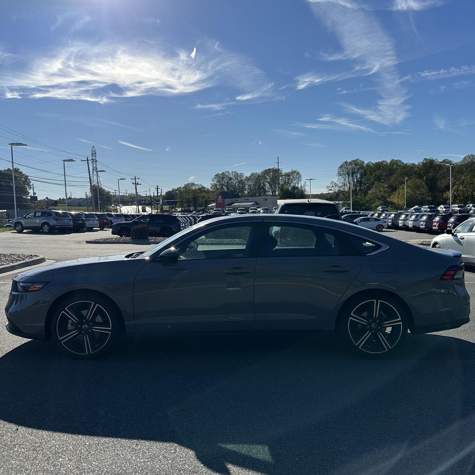 2025 Honda Accord Hybrid Sport photo 2