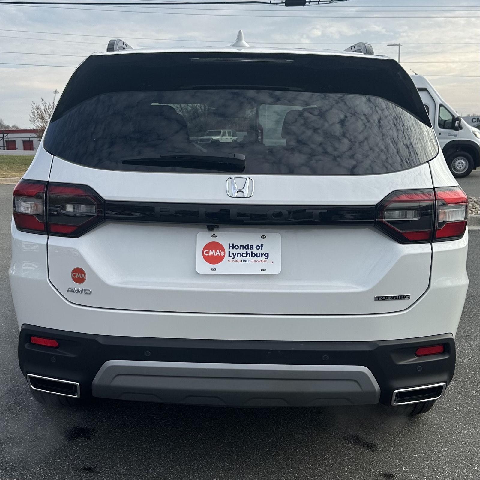 2025 Honda Pilot Touring photo 3